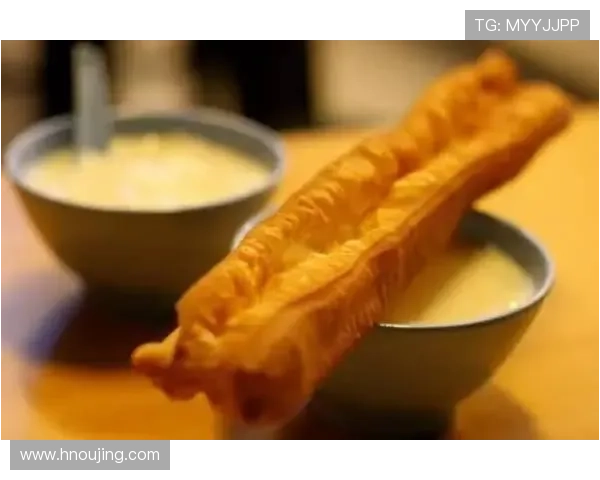 足球明星街头品尝美味小吃的趣味瞬间与生活点滴 足球明星街头品尝美味小吃的趣味瞬间与生活点滴