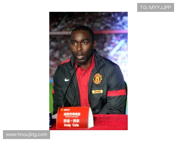 与足球明星亲密互动的全新游戏体验尽在掌握之中